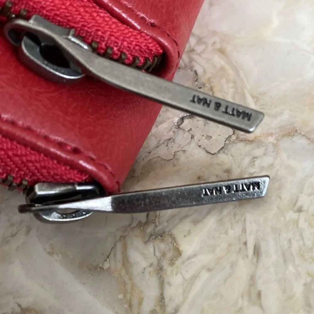 Matt & Nat Odelay Dwell Crossbody Bag Red Vegan Cruelty-Free Leather - Picture 8 of 16